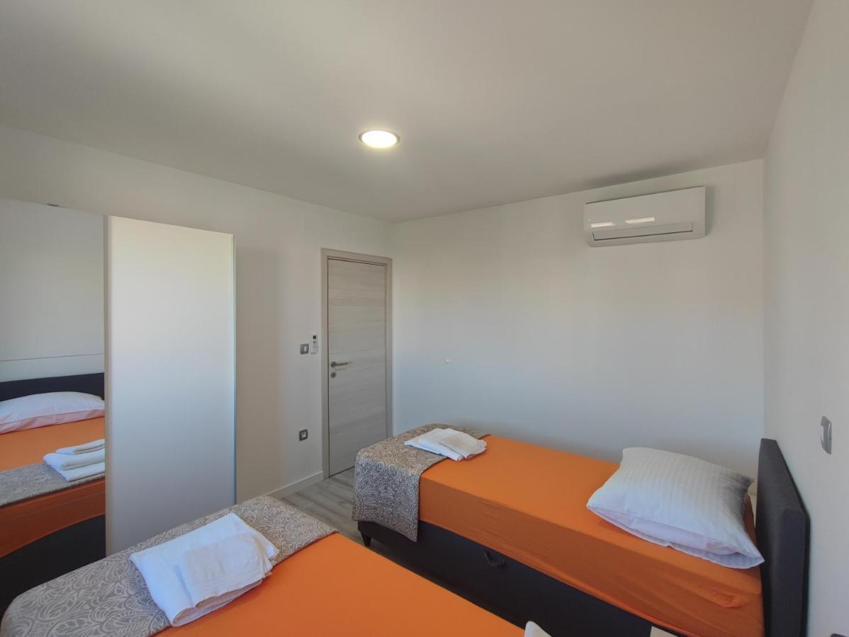 Apartamento Dali II Novalja Exterior foto
